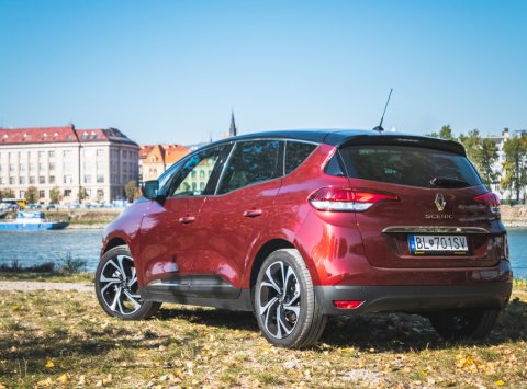 Renault má alternatívu k obľúbeným crossoverom