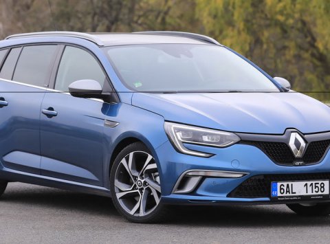 Renault Mégane rozširuje ponuku. Ponúka nový 1.7 Blue dCi a dvojspojku pre viac motorov