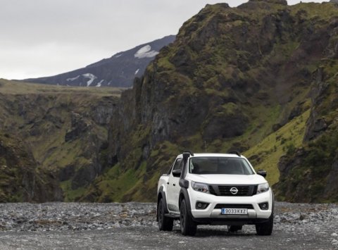 Nissan a Arctic Trucks vyzbrojili Navaru do terénu