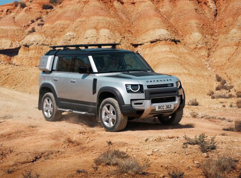 Land Rover intenzívne skúša osemvalcový variant modelu Defender
