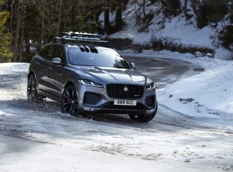 Jaguar predstavil nový facelift modelu F-Pace