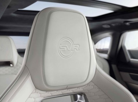 Faceliftovaný Jaguar F-Pace SVR sľubuje lepšiu akceleráciu i ovládateľnosť