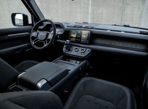 Land Rover predstavil najvýkonnejší Defender AJ V8