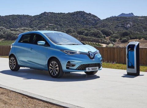 Najpredávanejší elektromobil je Renault Zoe. Do TOP 3 sa dostala aj Dacia Spring