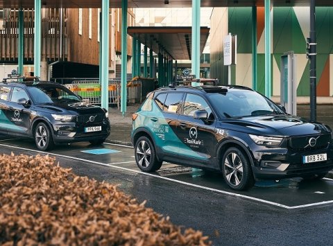 Volvo začína testovať bezdrôtové nabíjanie v praxi
