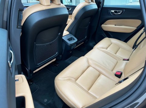 Volvo XC60 B4 AWD AT8 INSCRIPTION