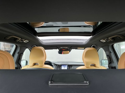 Volvo XC60 B4 AWD AT8 INSCRIPTION