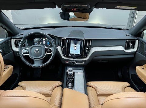 Volvo XC60 B4 AWD AT8 INSCRIPTION
