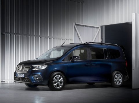 Renault Grand Kangoo: Predĺžená verzia odvezie siedmich a o spaľovacie motory nepríde