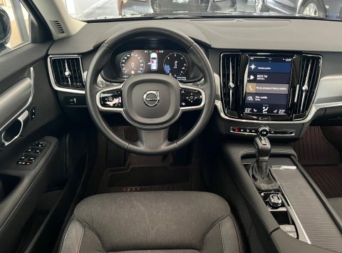 Volvo V90 D3 FWD AT8 MOMENTUM
