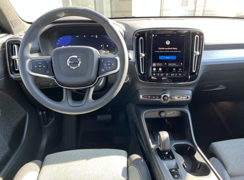 Volvo XC40 B3 AT7 CORE