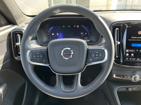Volvo XC40 B3 AT7 CORE