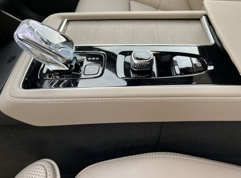 Volvo XC90 T8 eAWD PLUS DARK