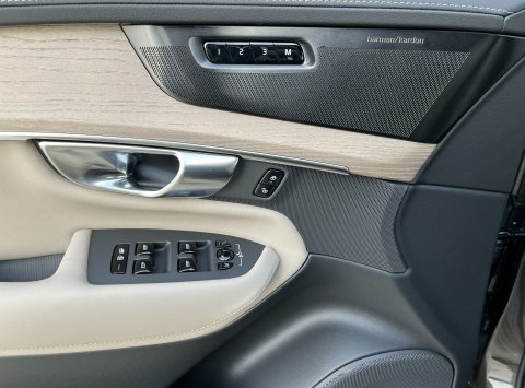 Volvo XC90 T8 eAWD PLUS DARK