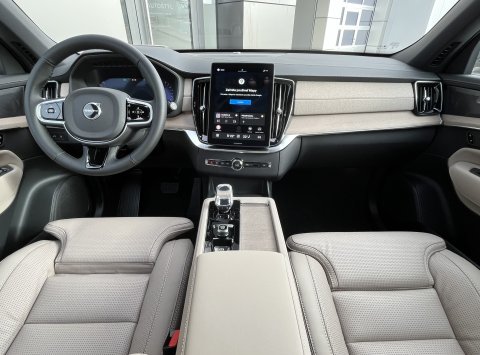 Volvo XC90 T8 eAWD PLUS DARK