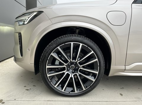 Volvo XC90 T8 eAWD ULTRA DARK