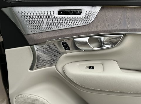 Volvo XC90 T8 eAWD ULTRA DARK