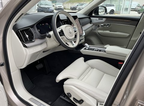 Volvo XC90 T8 eAWD ULTRA DARK