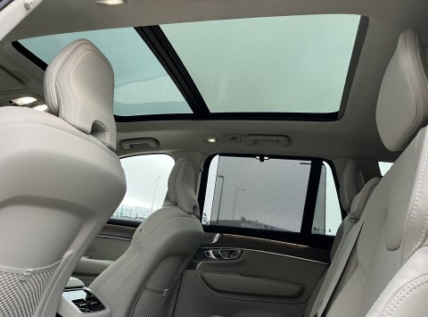 Volvo XC90 T8 eAWD ULTRA DARK