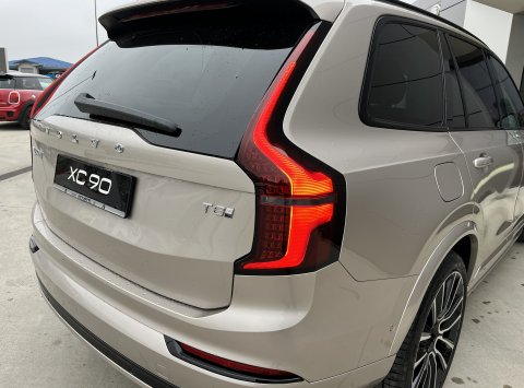 Volvo XC90 T8 eAWD ULTRA DARK