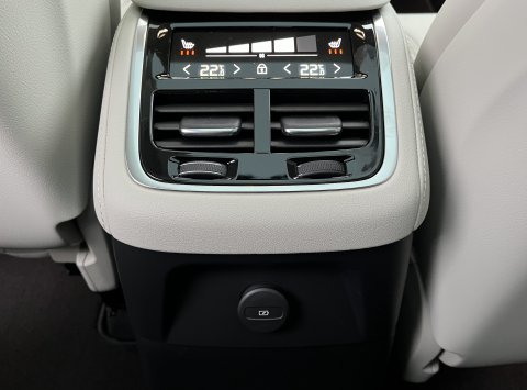 Volvo XC90 T8 eAWD ULTRA DARK