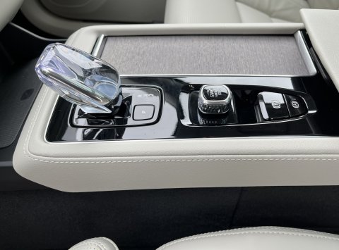 Volvo XC90 T8 eAWD ULTRA BRIGHT