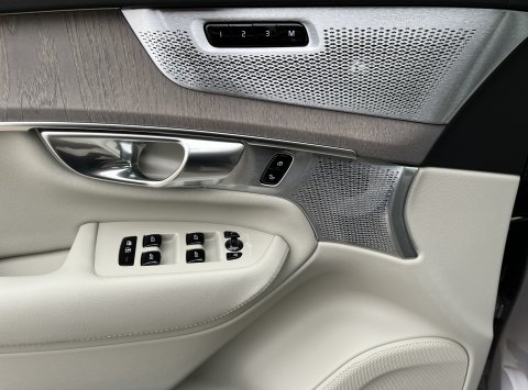 Volvo XC90 T8 eAWD ULTRA BRIGHT