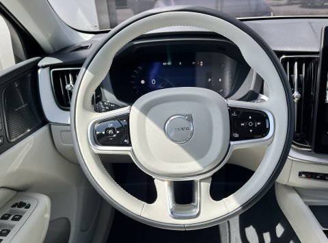 Volvo XC60 B5 AWD AT8 PLUS DARK