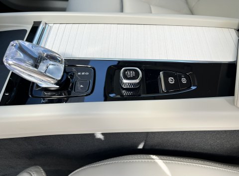 Volvo XC60 B5 AWD AT8 PLUS DARK