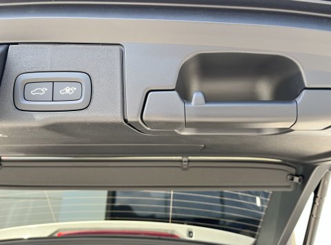 Volvo XC60 B5 AWD AT8 PLUS DARK