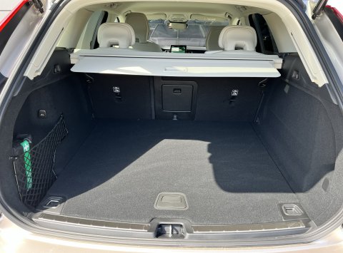 Volvo XC60 B5 AWD AT8 PLUS DARK