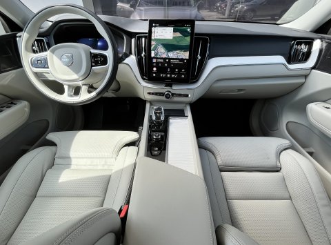 Volvo XC60 B5 AWD AT8 PLUS DARK