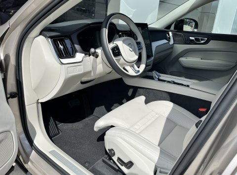 Volvo XC60 B5 AWD AT8 PLUS DARK