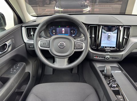 Volvo XC60 B4 (D) AWD AT8 MOMENTUM PRO