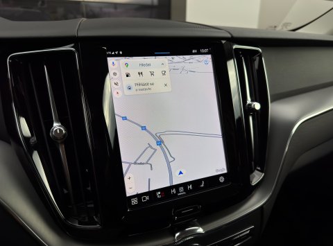 Volvo XC60 B4 (D) AWD AT8 MOMENTUM PRO