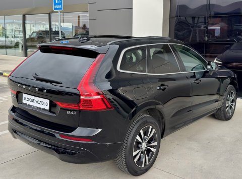 Volvo XC60 B4 (D) AWD AT8 MOMENTUM PRO