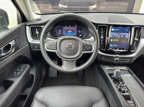 Volvo XC60 B4 (D) FWD AT8 Momentum Pro