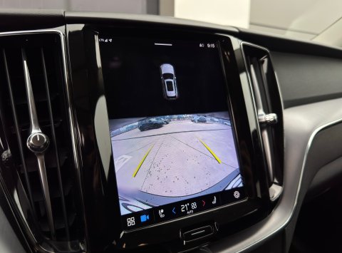 Volvo XC60 B4 (D) FWD AT8 Momentum Pro