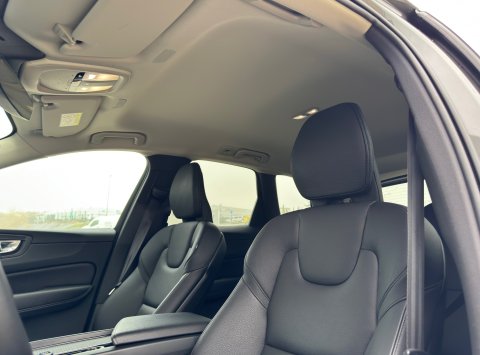 Volvo XC60 B4 (D) FWD AT8 Momentum Pro