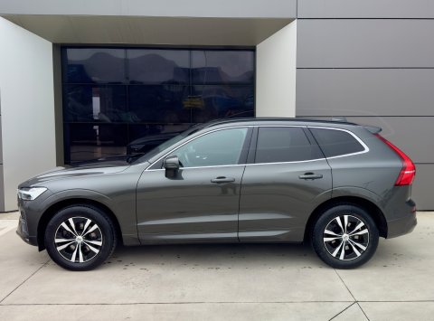 Volvo XC60 B4 (D) FWD AT8 Momentum Pro