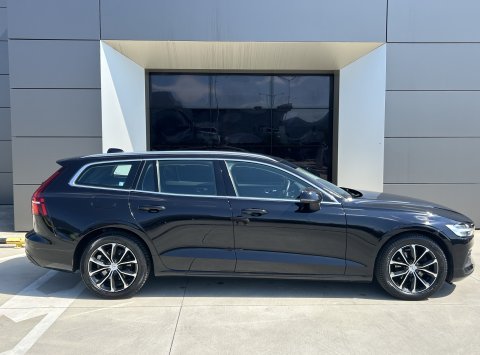 Volvo V60 D3 FWD MT6 MOMENTUM PRO