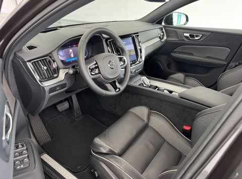 Volvo S60 B5 (P) AWD AT8 ULTIMATE DARK