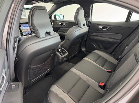 Volvo S60 B5 (P) AWD AT8 ULTIMATE DARK