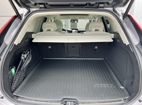 Volvo XC60 B5 AWD ULTRA DARK