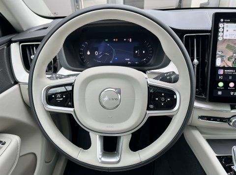 Volvo XC60 B5 AWD ULTRA DARK