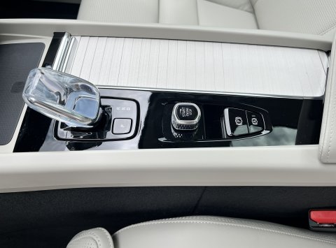 Volvo XC60 B5 AWD ULTRA DARK
