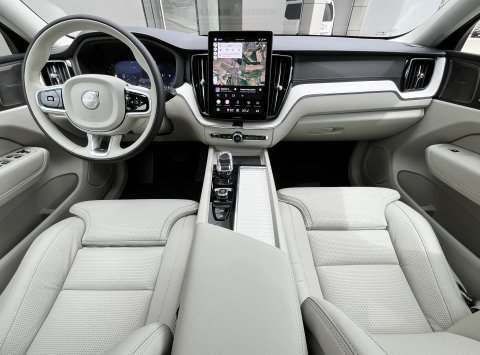 Volvo XC60 B5 AWD ULTRA DARK