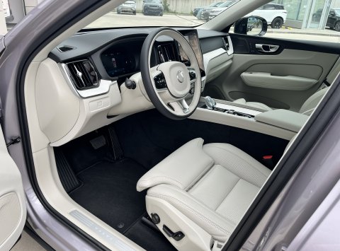 Volvo XC60 B5 AWD ULTRA DARK