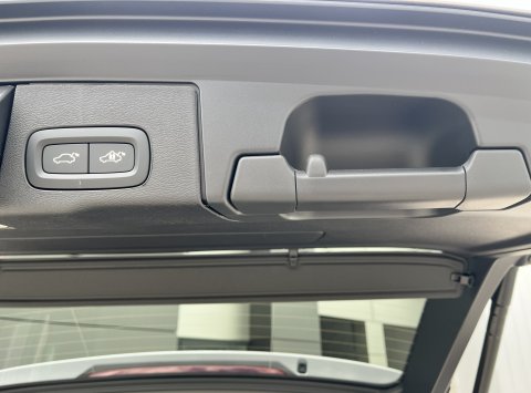 Volvo XC60 B5 AWD ULTRA DARK