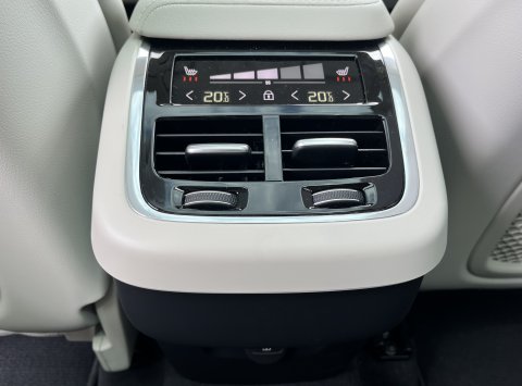 Volvo XC60 B5 AWD ULTRA DARK